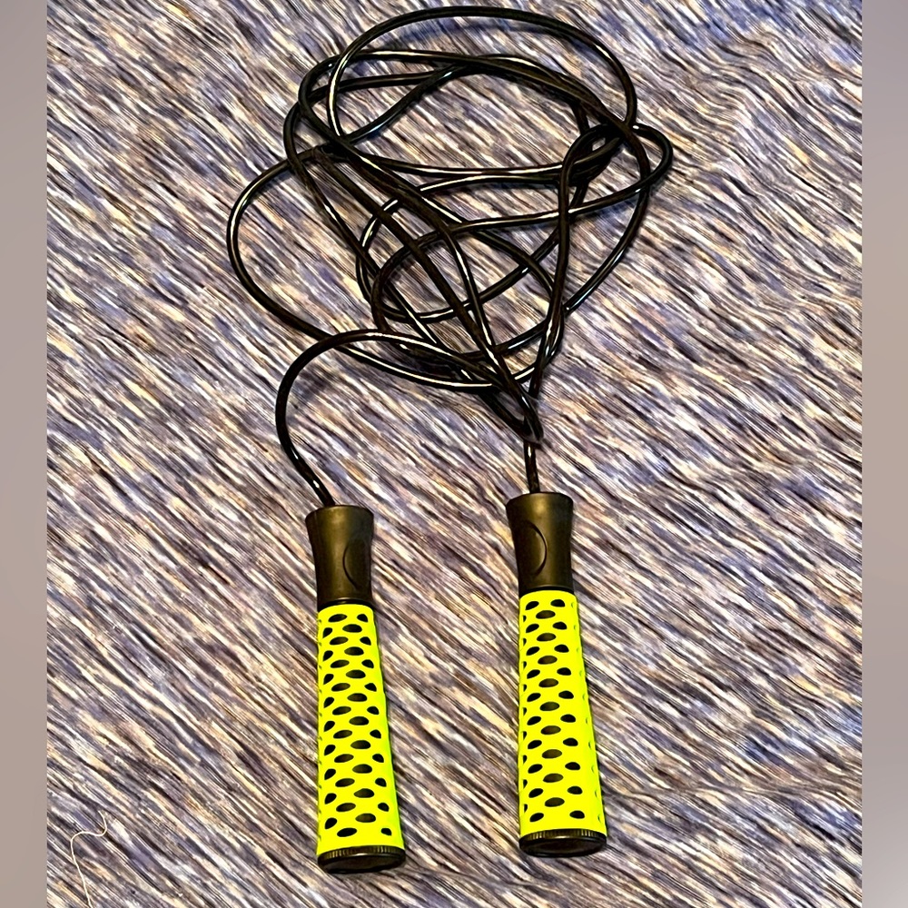 NWOT Beyond Fit lime green jump rope